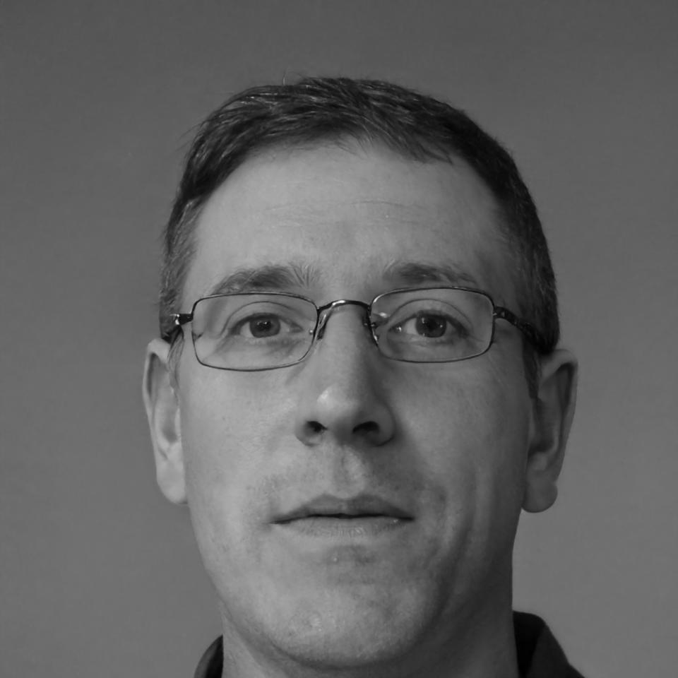 Thorsten Viklund - Analista Financiero Principal
